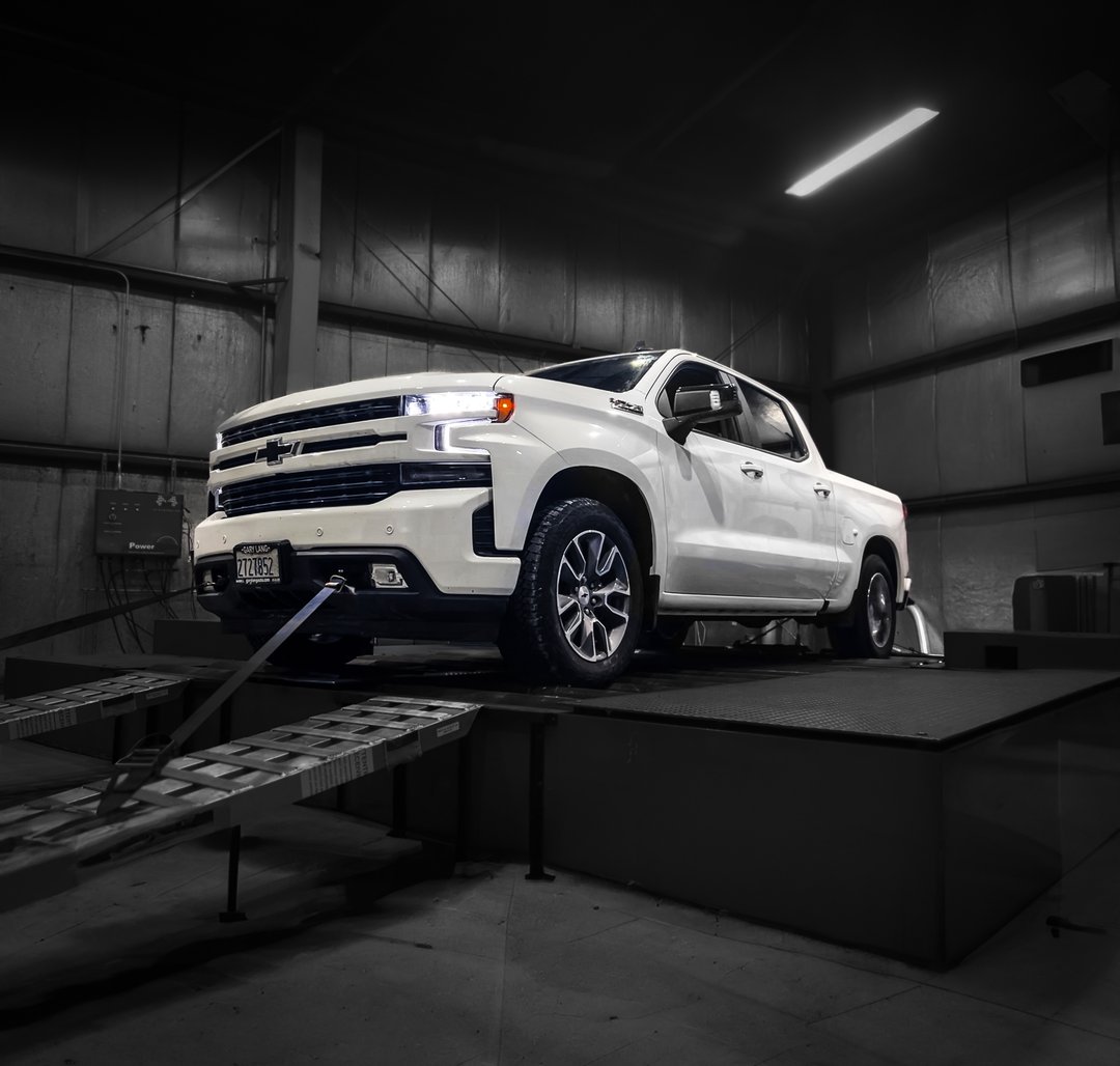 L5P Towing an L5P-61